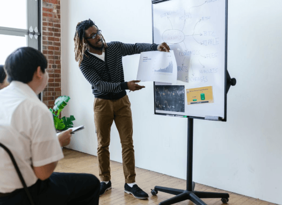 The Role of Forums in Crypto Learning